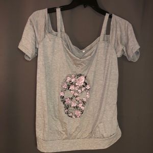 Cute Off-Shoulder Skull and Roses Shirt